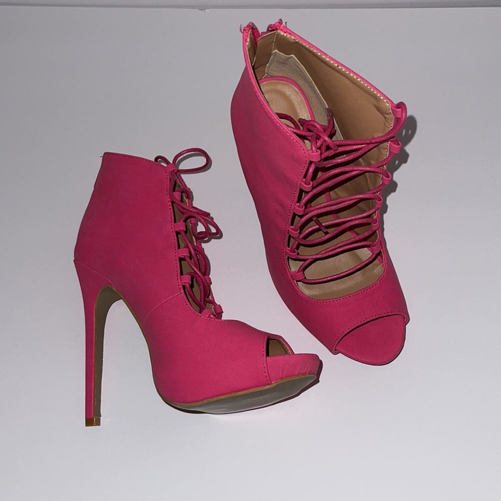 Hot pink heels 💓